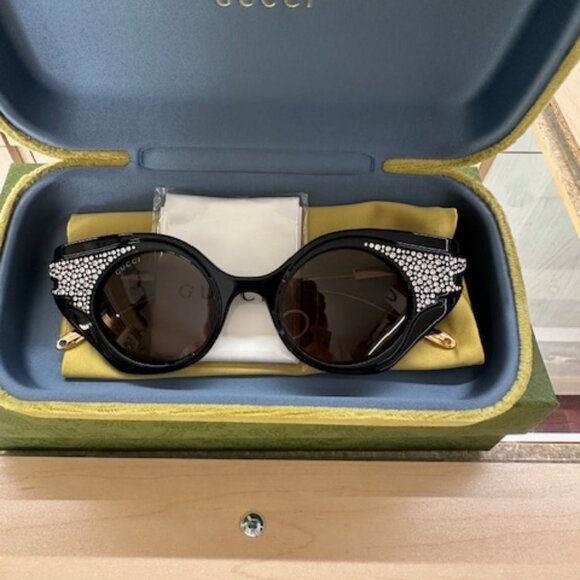 Gucci Accessories - Gucci Cat Eye Colorblock Pattern Sunglasses New in Box